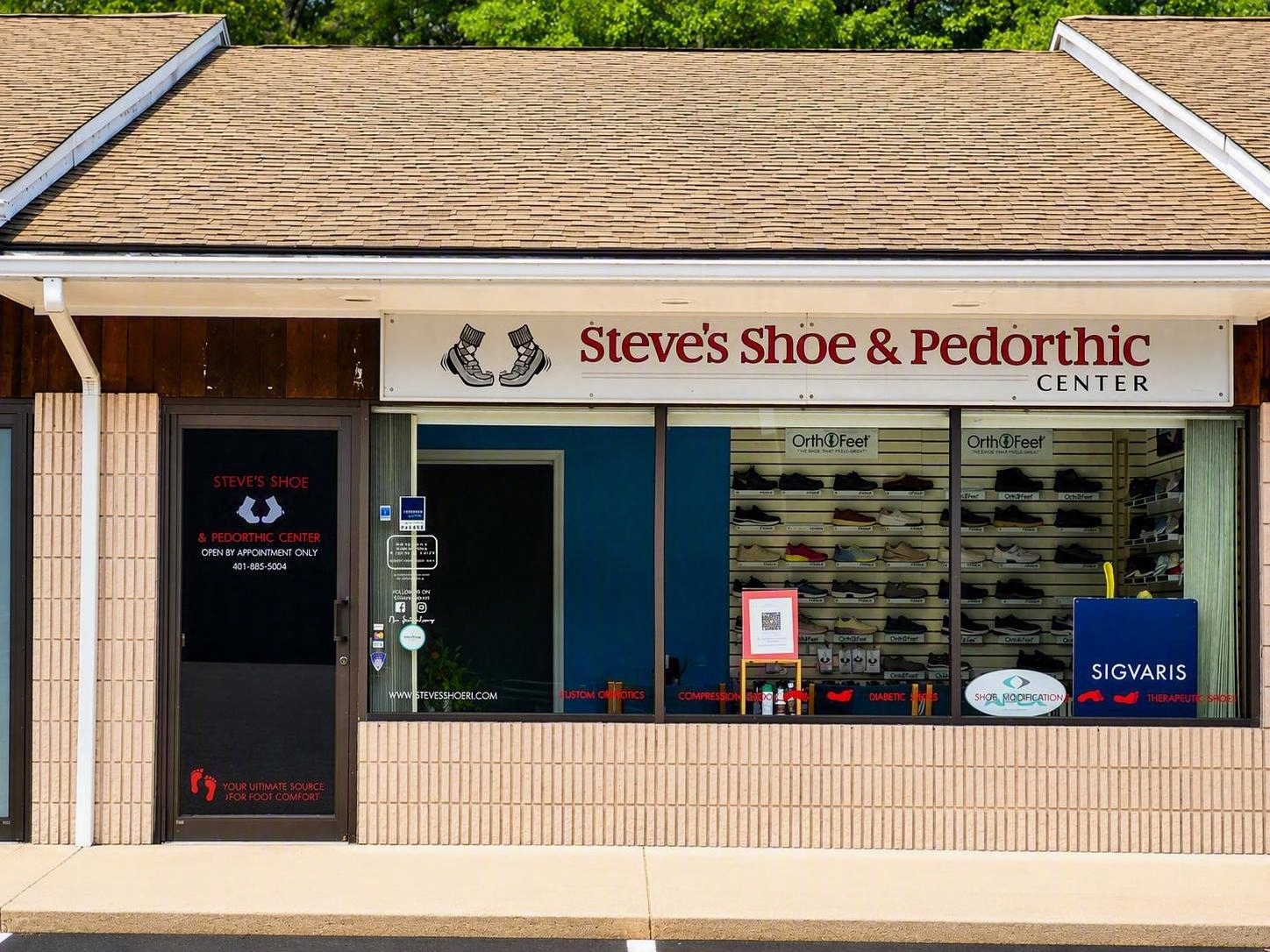 Steve's Shoe & Pedorthic Center storefront at 135 Frenchtown Rd